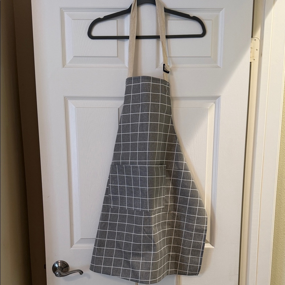 (New) Gray Checkered Apron